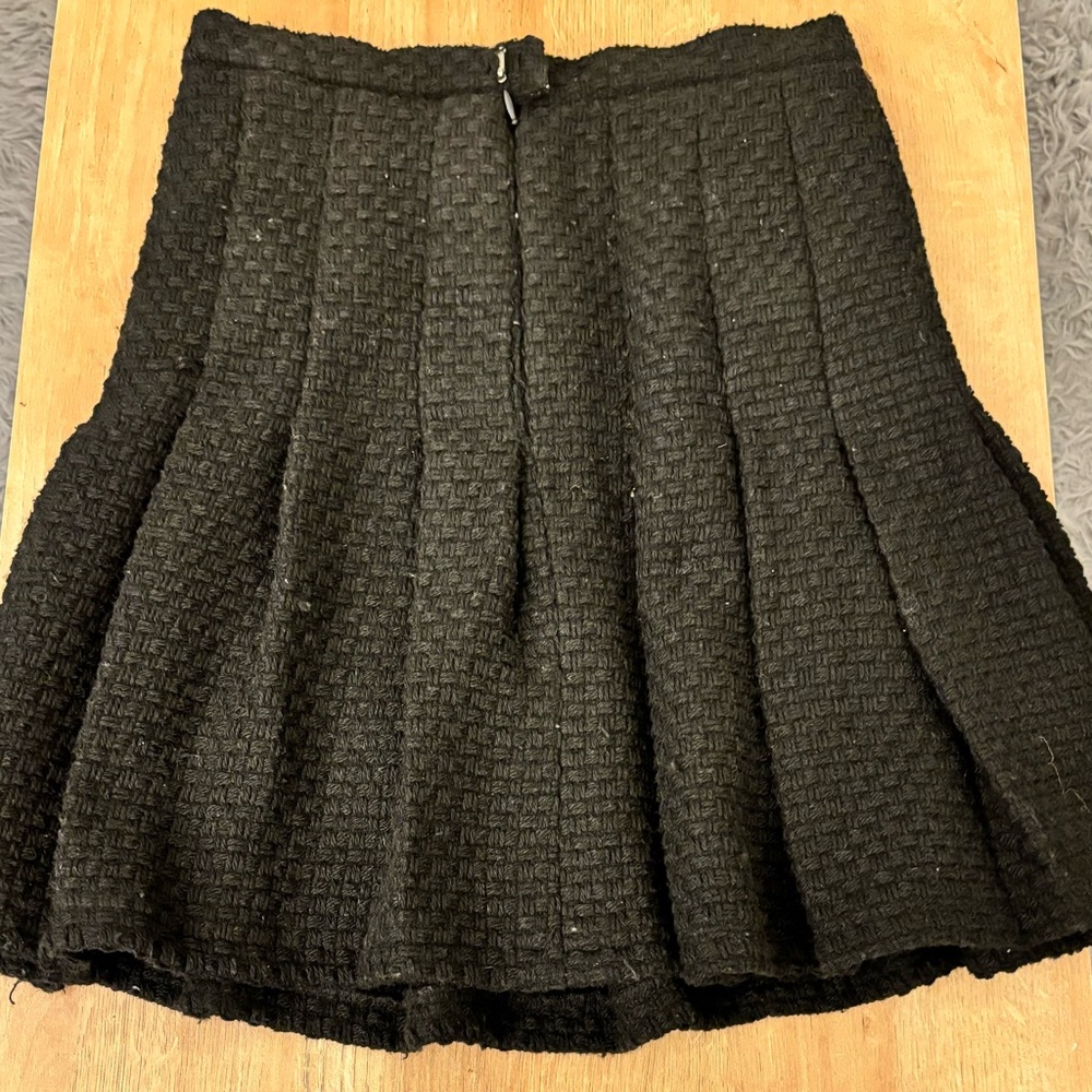 Black tweed pleated skirt